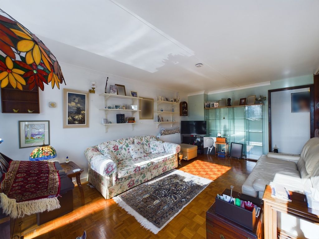 Property photo 2 of 9 30002857-Hr-2