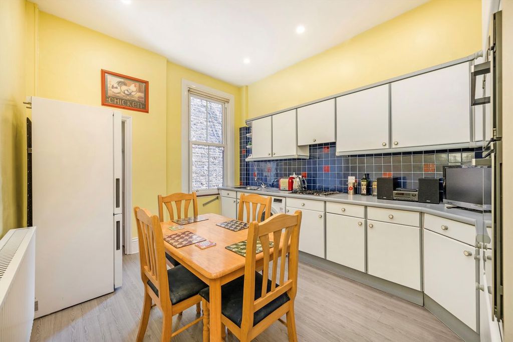 Property photo 2 of 7