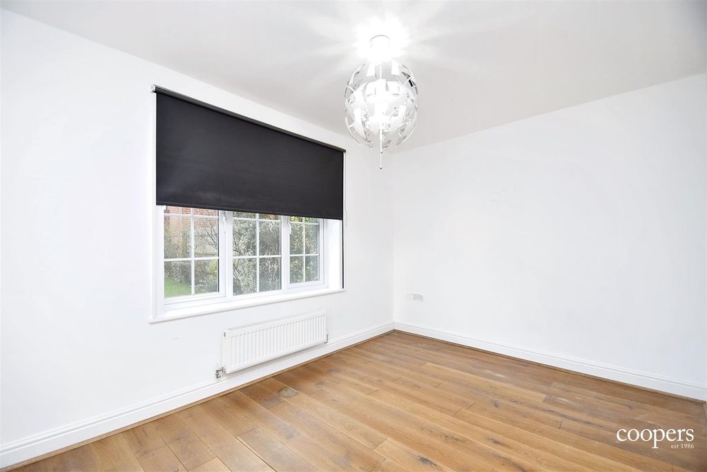 Property photo 3 of 13 Living Room