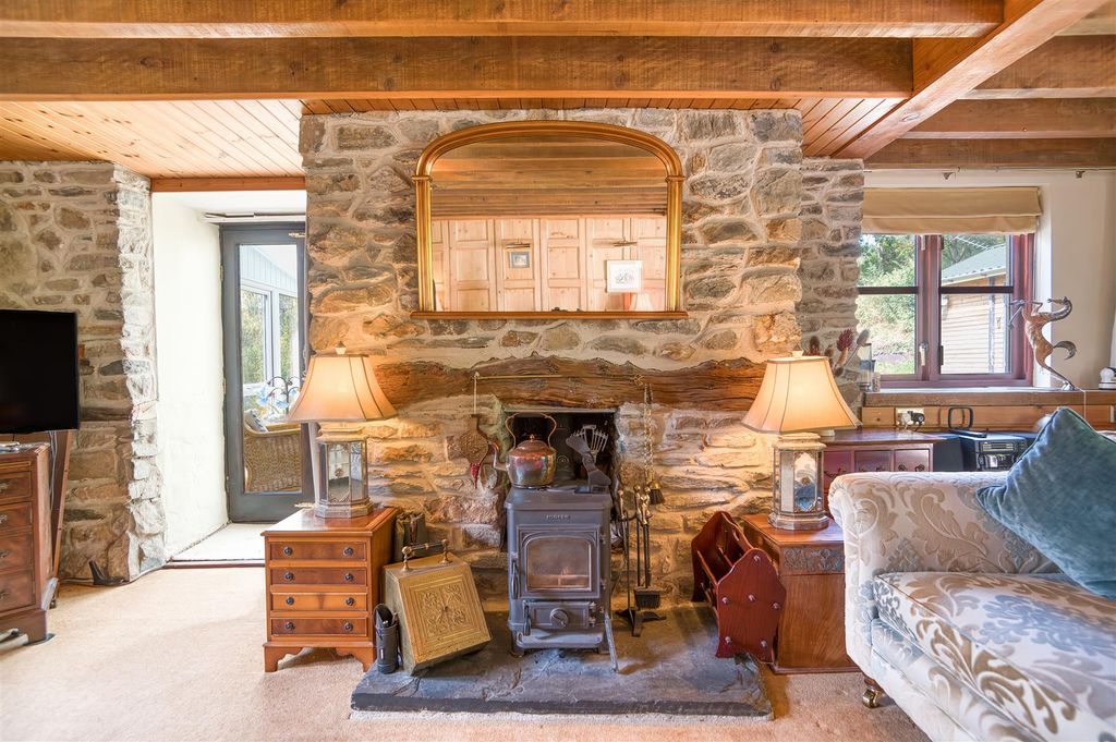 Property photo 2 of 78 Lounge Fireplace
