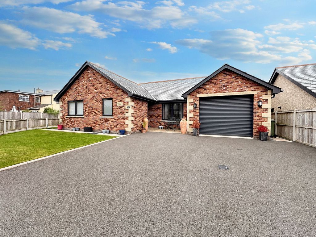 Property photo 1 of 18 Harrison Gardens