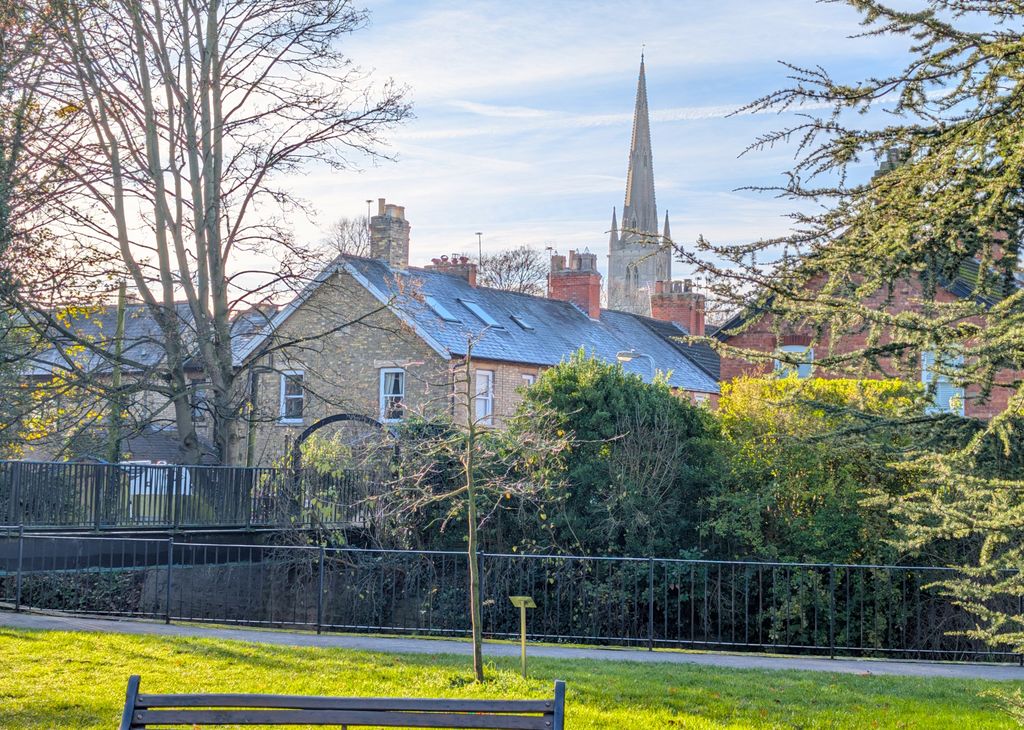 Property photo 1 of 47