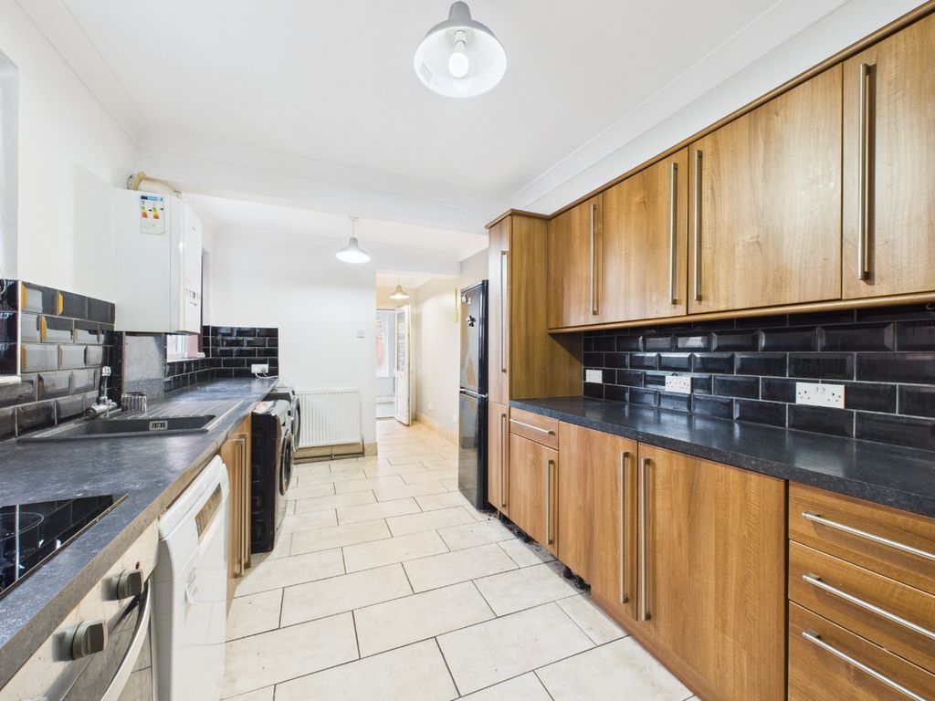 Property photo 3 of 12 4761067