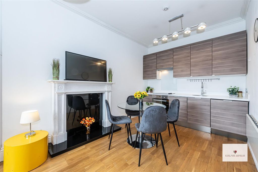 Property photo 3 of 14 Orsett Terrace 2@10-008 Hr - Hpa.Jpg