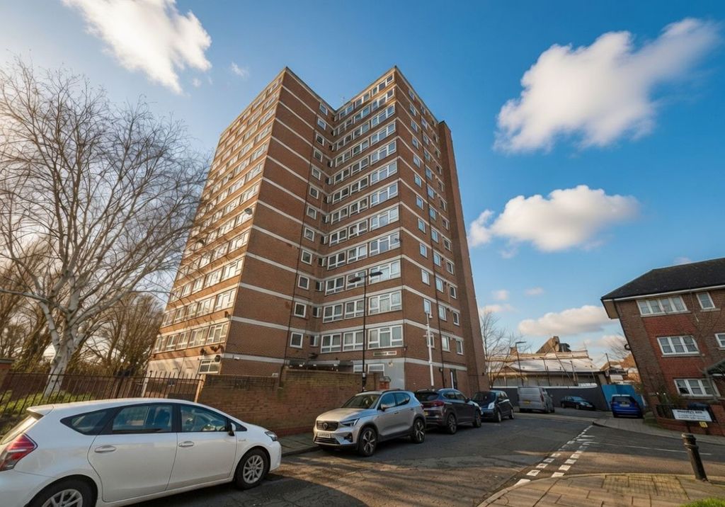 Property photo 1 of 5