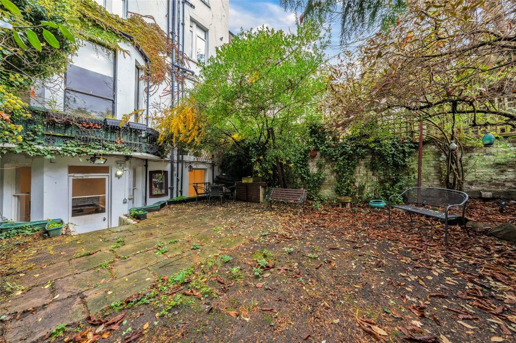 Property photo 3 of 15 Picture No. 12