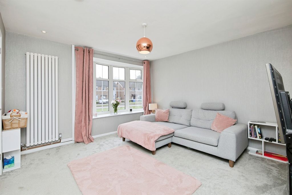 Property photo 2 of 20