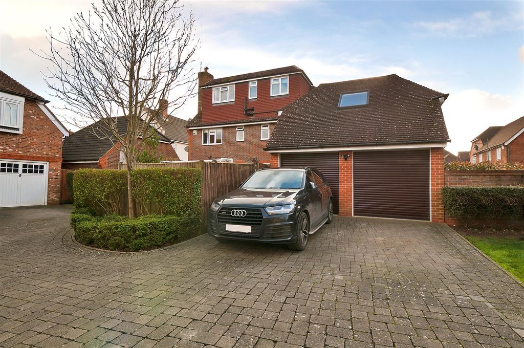 Property photo 2 of 21 20