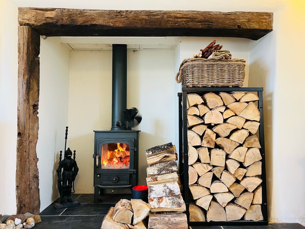 Property photo 3 of 10 Inglenook Fireplace