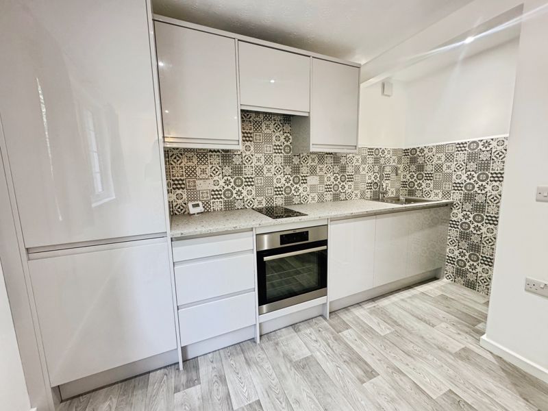 Property photo 2 of 7 Photo 3