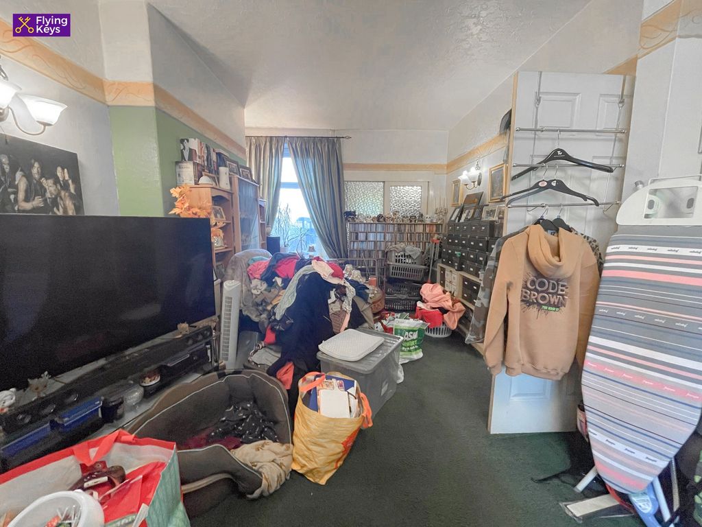 Property photo 2 of 25