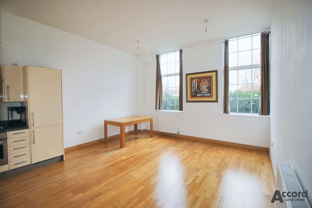 Property photo 3 of 9