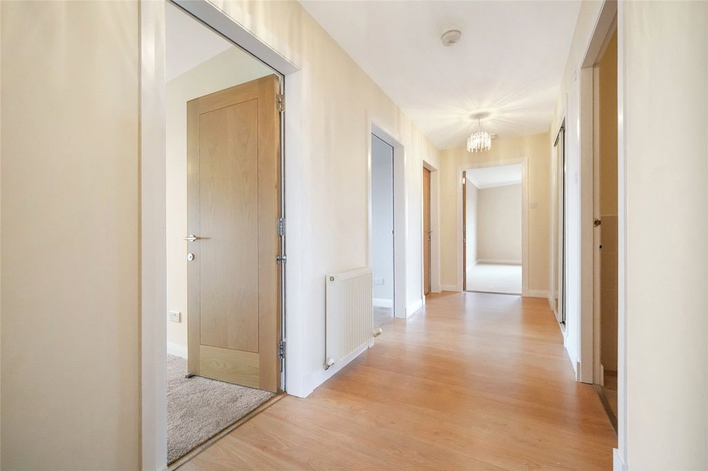 Property photo 3 of 22 Picture No. 02