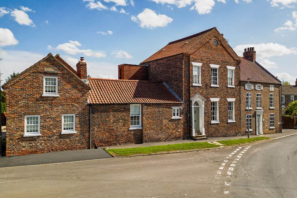 Property photo 1 of 30 Front