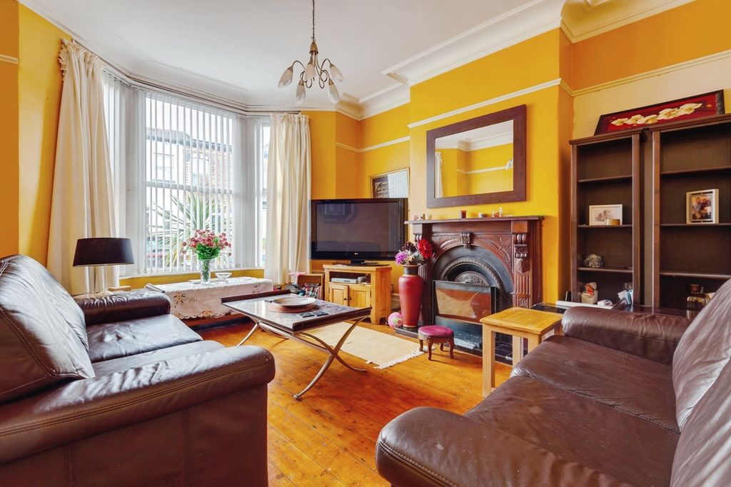 Property photo 3 of 18 Pbox-Img.Jpg
