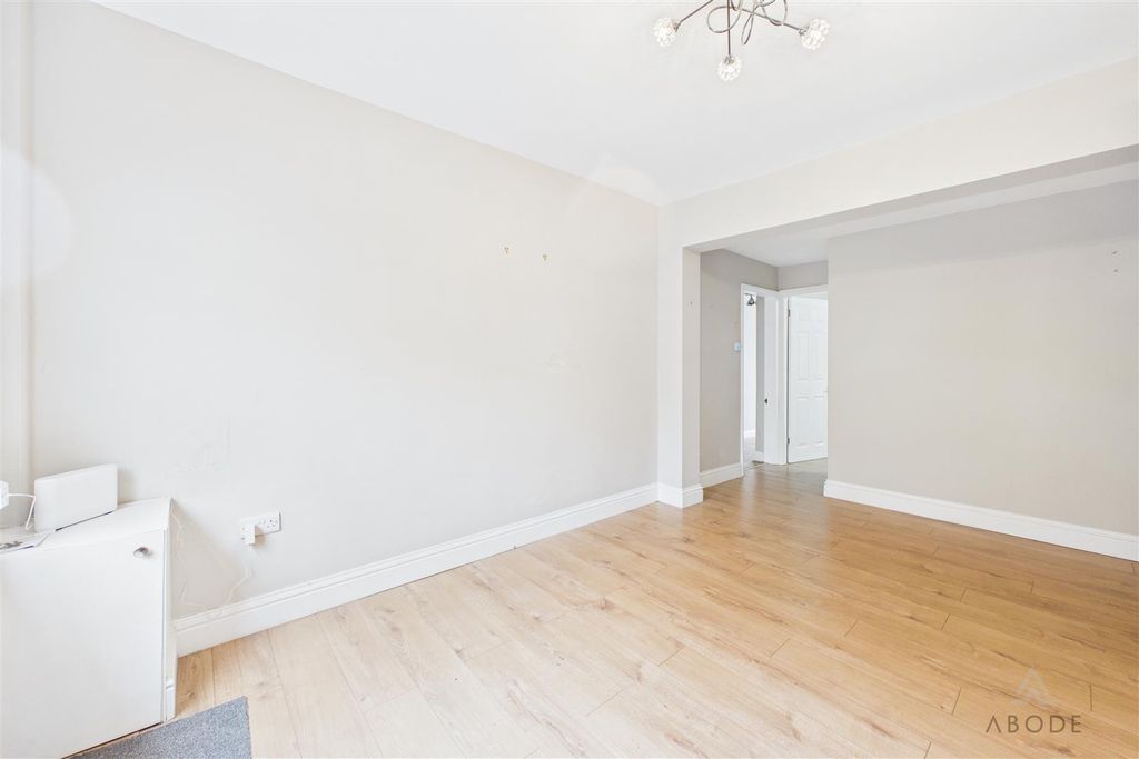 Property photo 3 of 12 Cam02544G0-Pr0384-Still004.Jpg