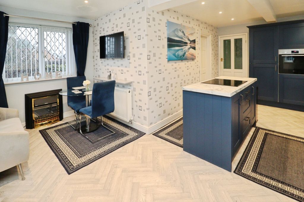 Property photo 3 of 25