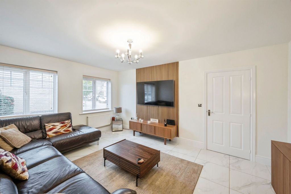 Property photo 2 of 22