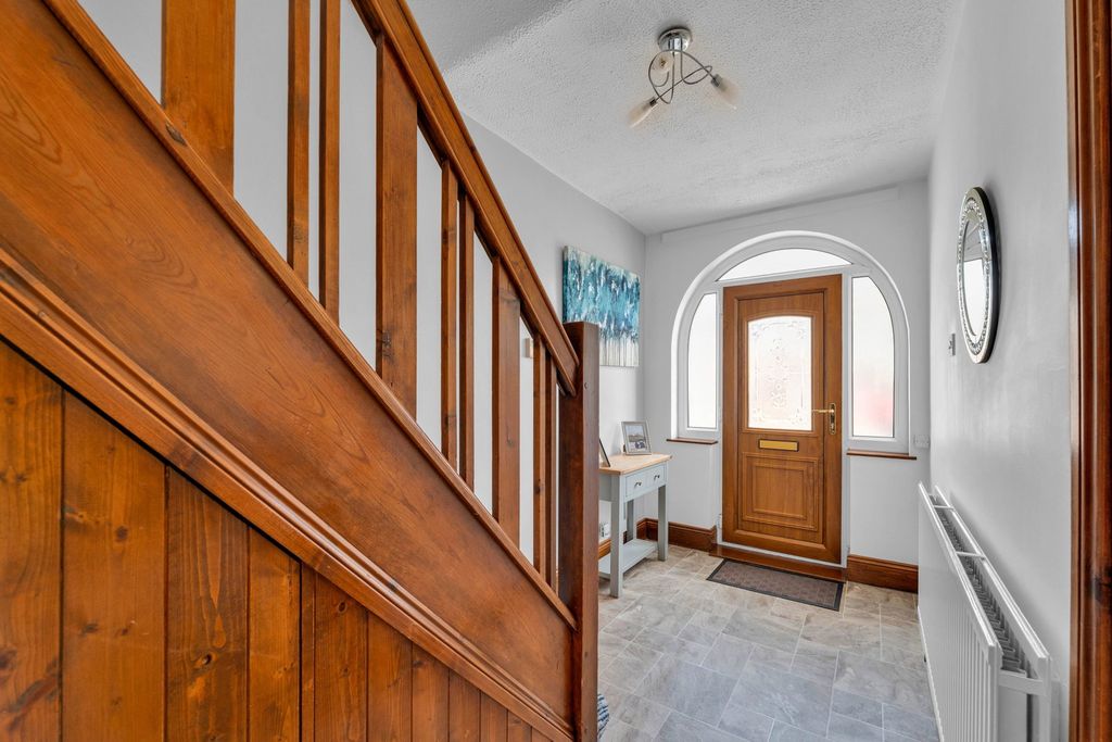 Property photo 3 of 30
