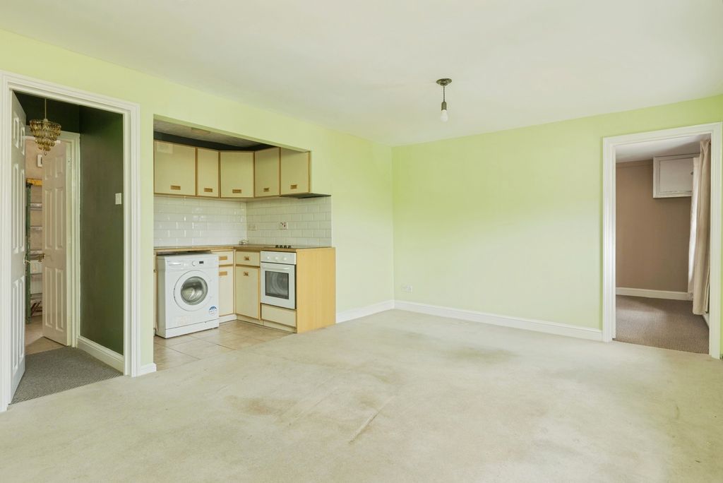 Property photo 2 of 14 Photo