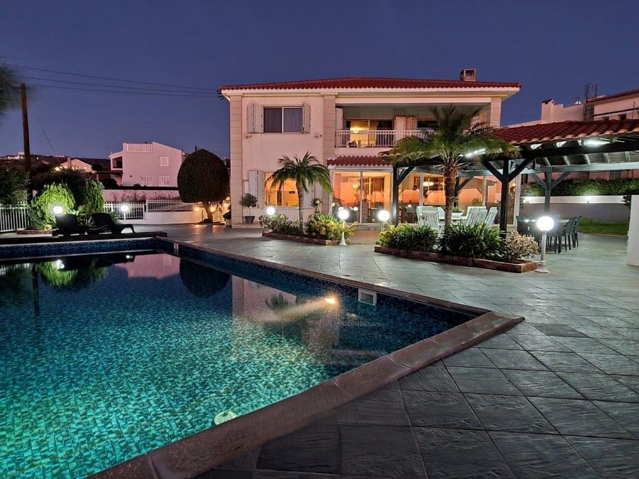 Property photo 1 of 22