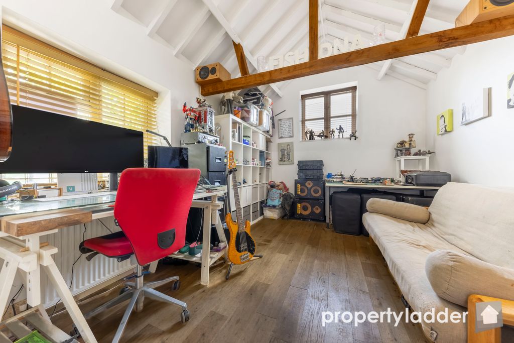 Property photo 3 of 29 Pl-24
