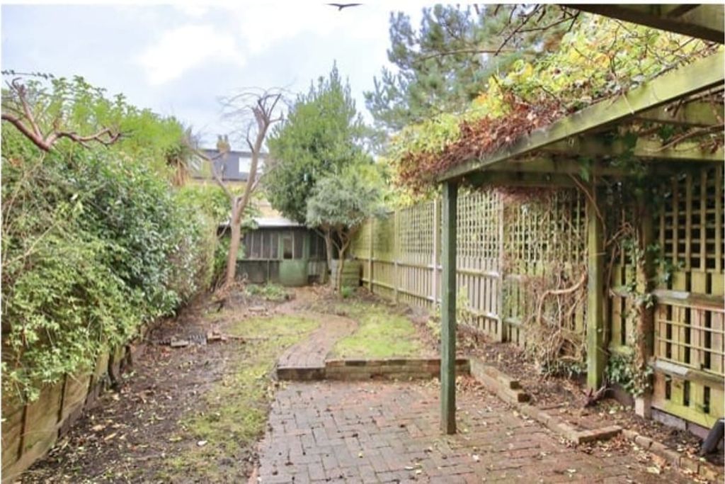 Property photo 2 of 7