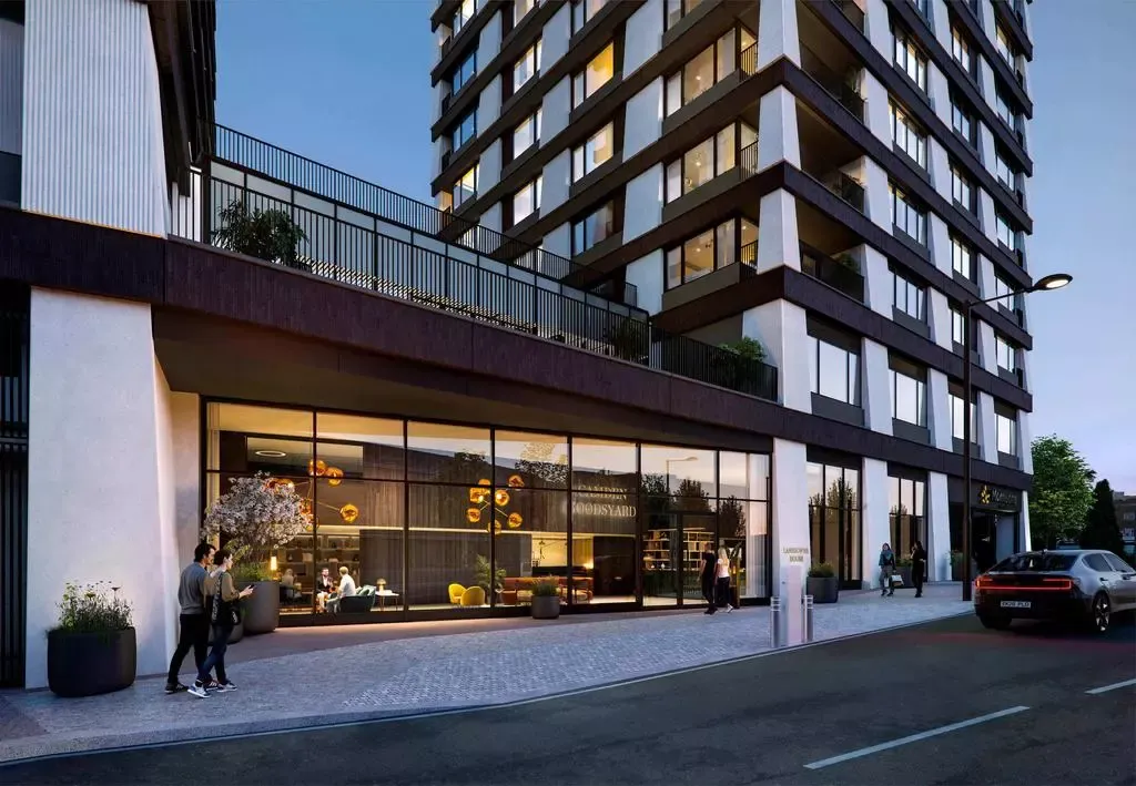 Property photo 2 of 21 Entrance