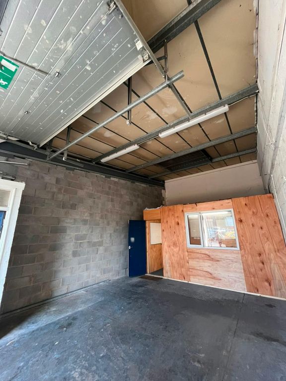 Property photo 3 of 6 749ce930-F678-438c-96Ff-F88d2B36Bc66.Jpg