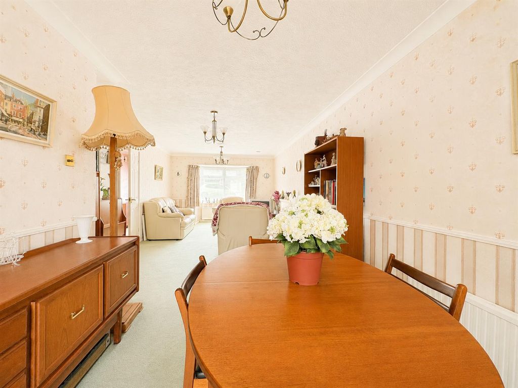 Property photo 3 of 18 Dining Room.Png