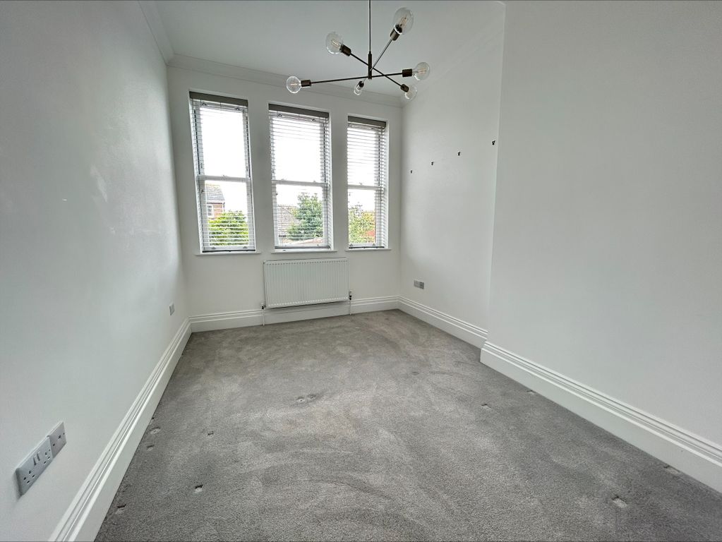 Property photo 3 of 10 Image