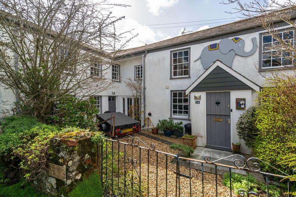 Property photo 2 of 33