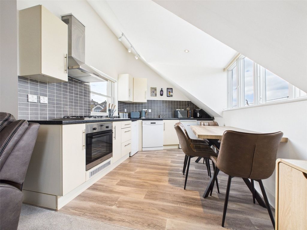 Property photo 3 of 14 Picture No. 11