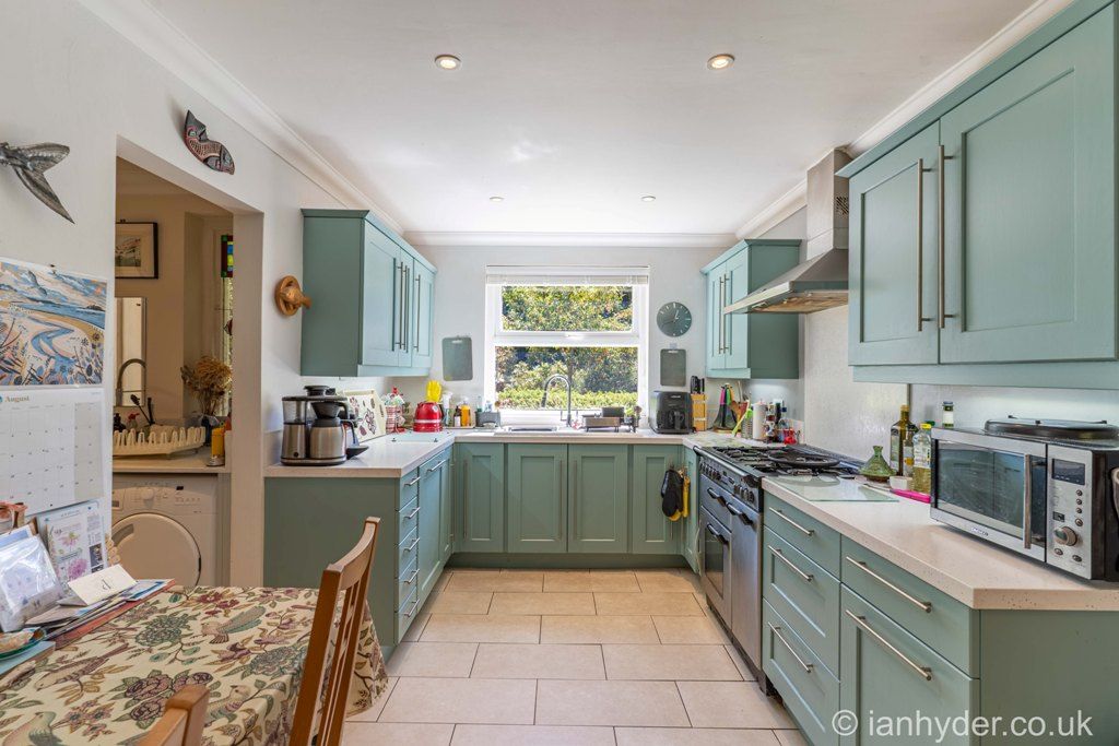 Property photo 2 of 23