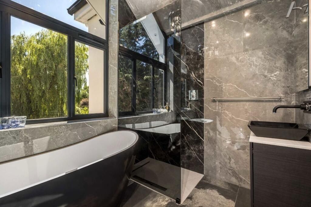 Additional image 14 of 5 bed detached house to rentWaggon Road, Barnet EN4