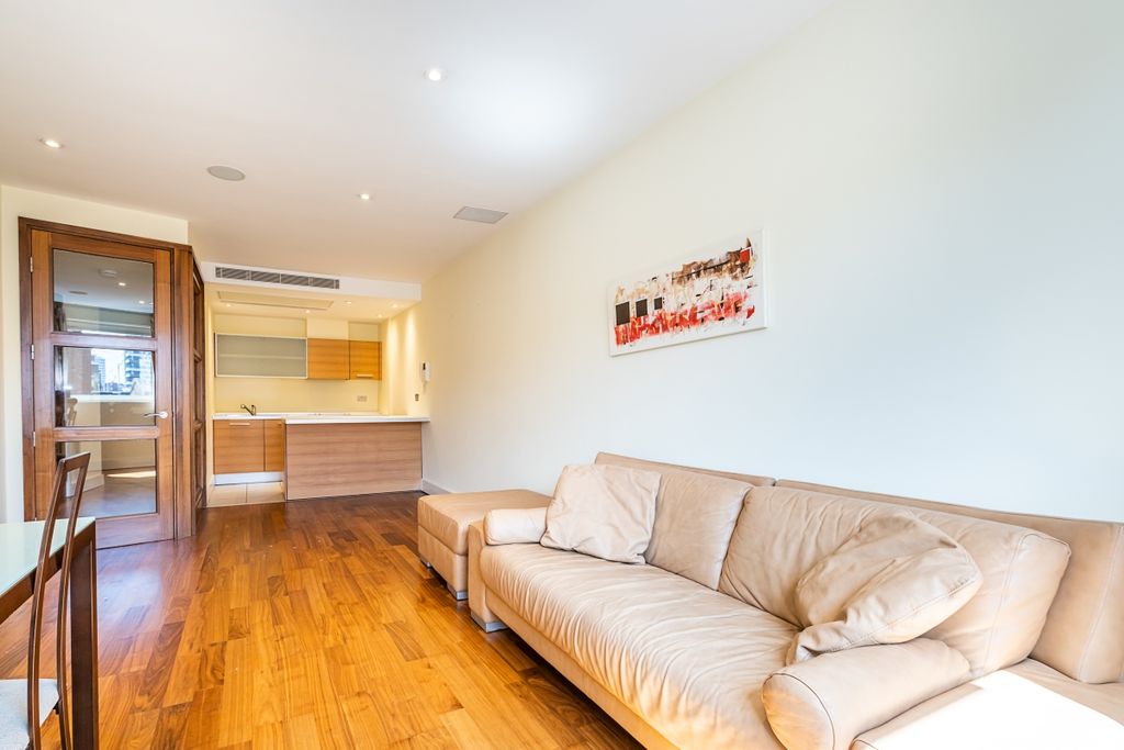 Property photo 2 of 8 Reception