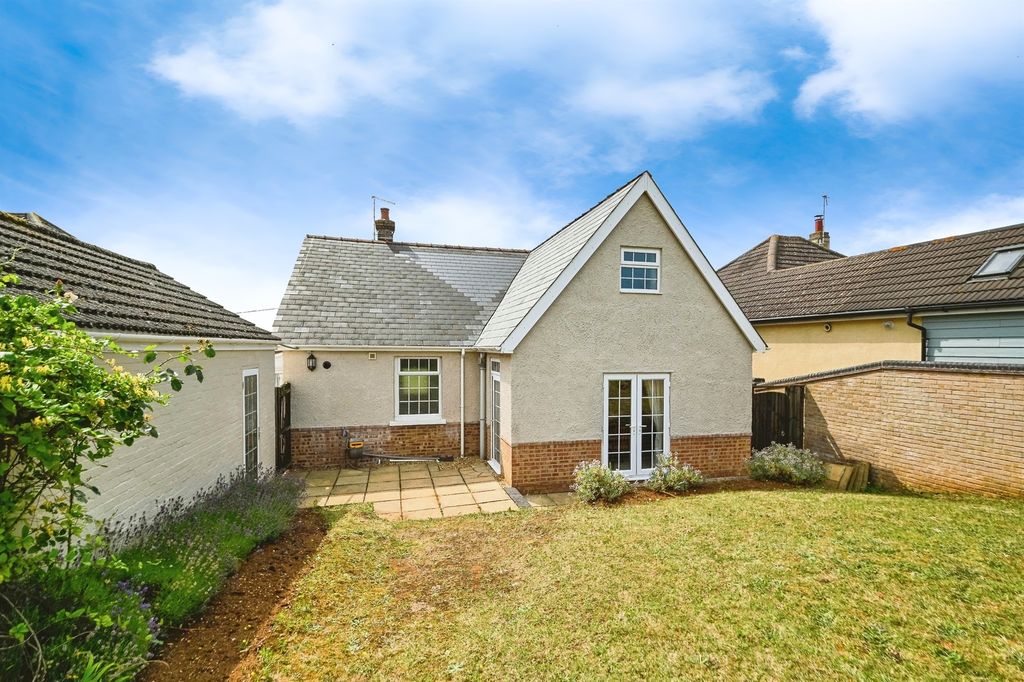 Property photo 3 of 19