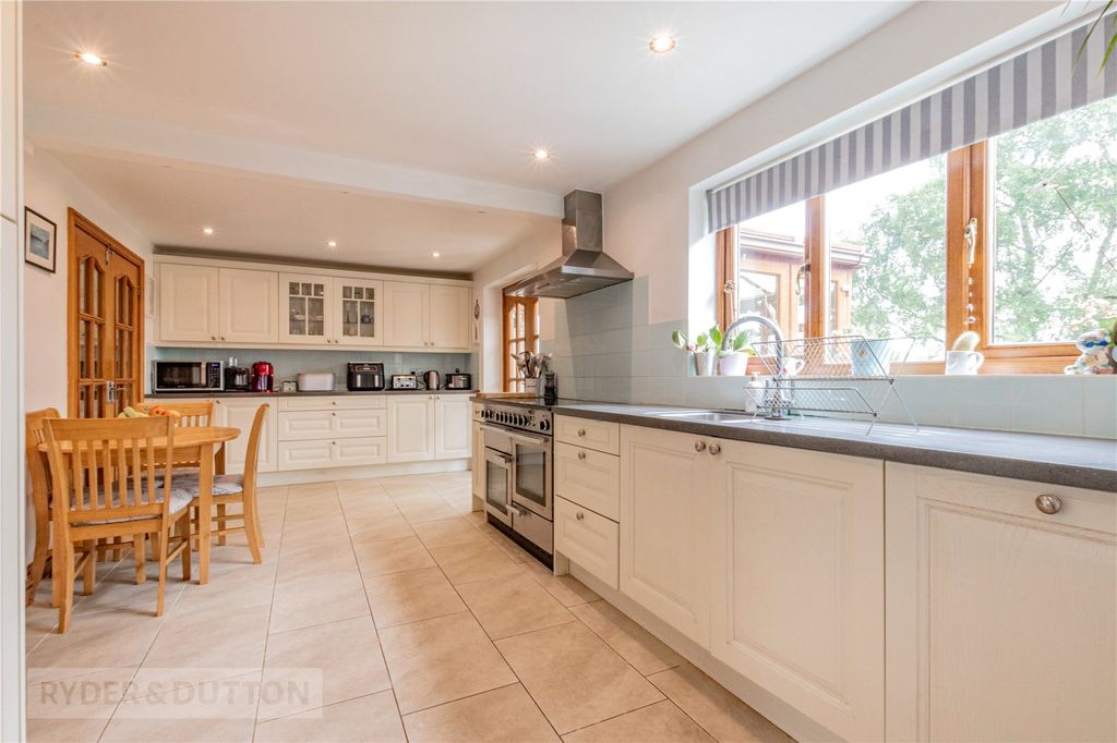 Property photo 1 of 21 Kitchen