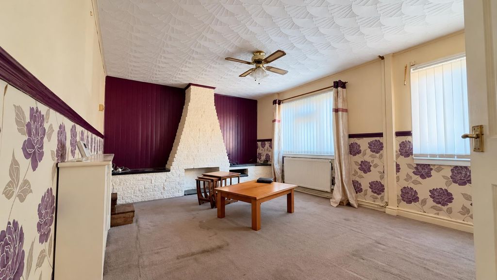 Property photo 2 of 15 Bd1F9855-6748-4F63-9992-B083239Ed94F.Png