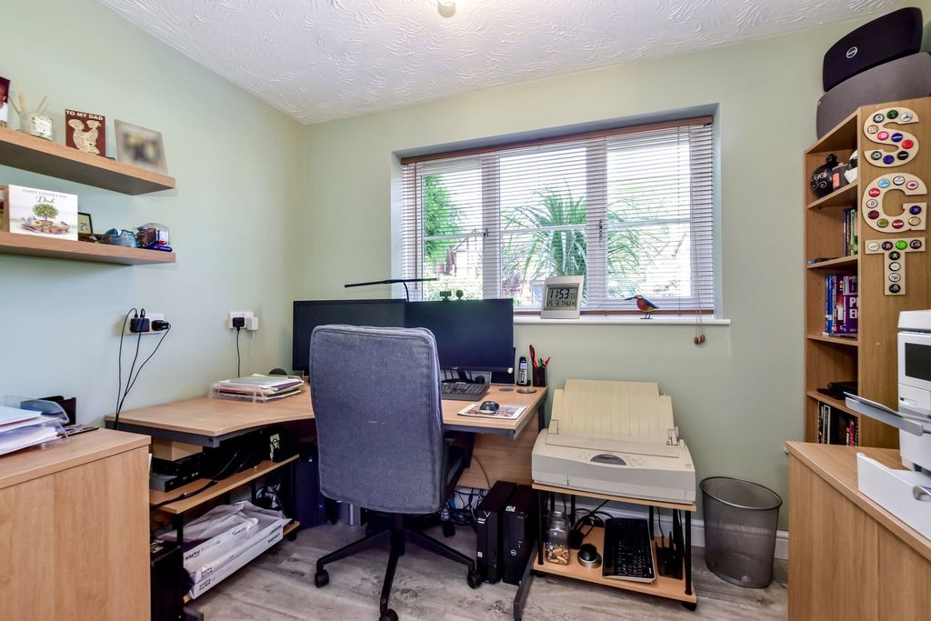 Property photo 2 of 24