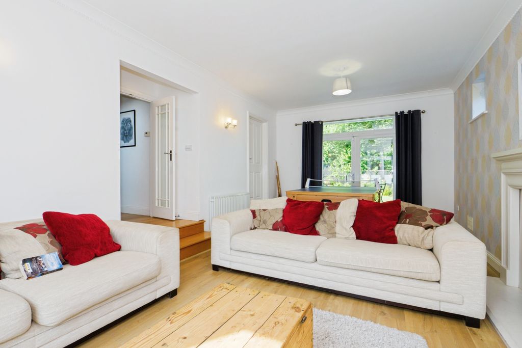 Property photo 3 of 19