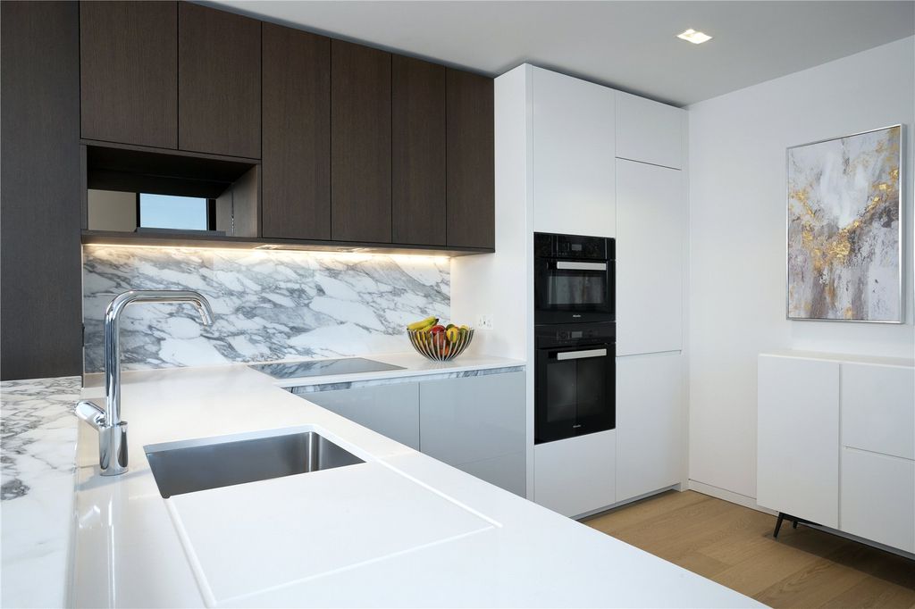 Property photo 3 of 8 Kitchen/Living