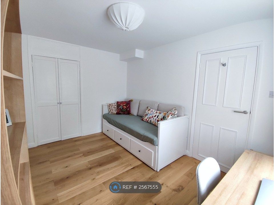 Property photo 3 of 14 Bedroom