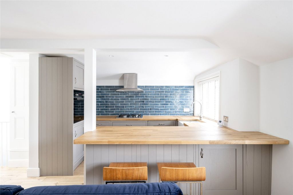 Property photo 2 of 10 Picture No. 01