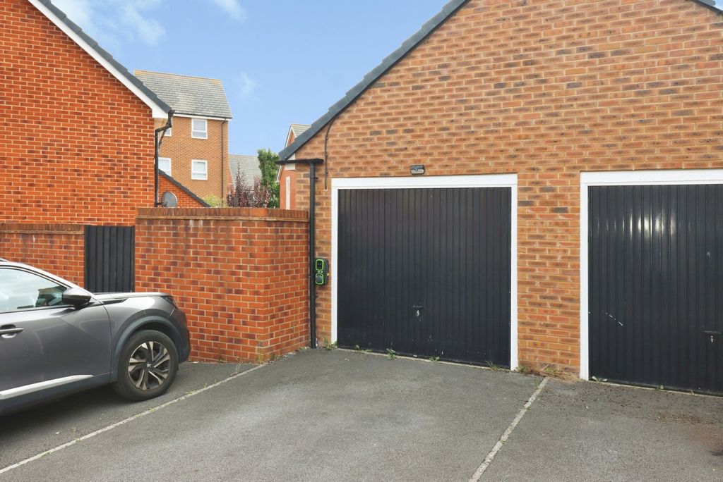 Property photo 3 of 22 Pbox-Img.Jpg