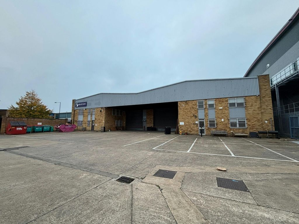 Property photo 1 of 5 External 4.Jpg