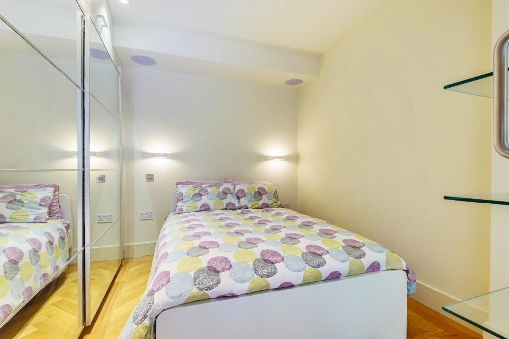 Property photo 3 of 8 Bedroom Area