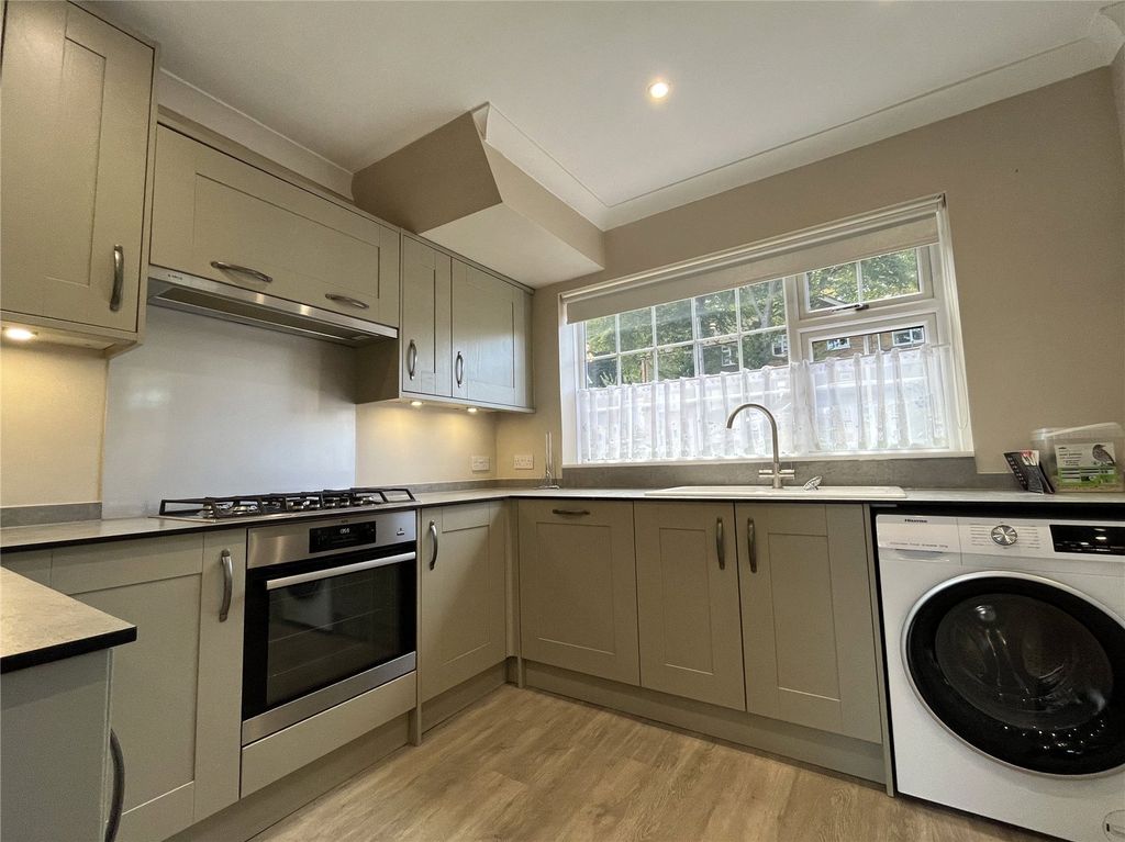 Property photo 2 of 14 Picture No. 24