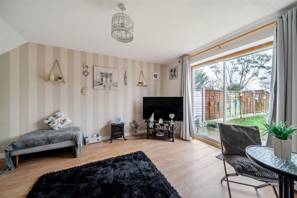 Property photo 3 of 12 Sitting Room