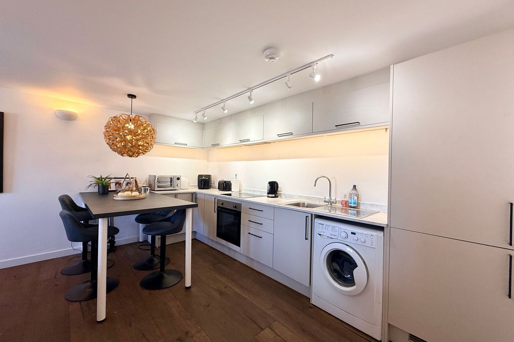 Additional image 4 of 1 bed flat for saleEastwood Road, Eastwood Farm Barns Eastwood Road TR10